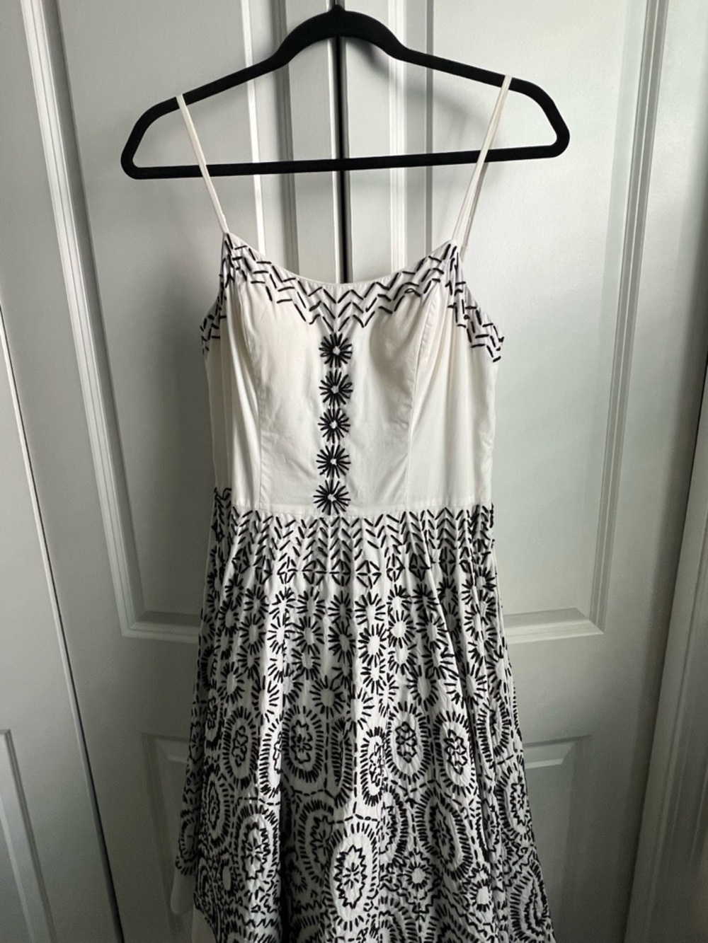 Embroidered cotton dress, fully lined